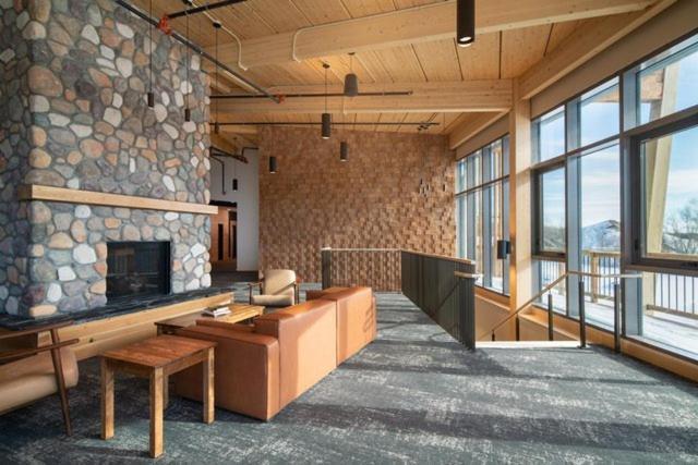 Hotel Metis Crossing Smoky Lake Esterno foto